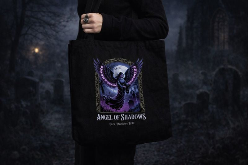 Jutebeutel mit Angel of Shadows Motiv von Dark Shadows Arts im dunklen, urbanen Lifestyle-Setting
