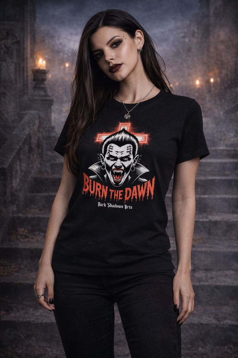 Premium Organic Shirt Women mit Burn the Dawn Vampirmotiv von Dark Shadows Arts im dunklen Szene-Setting