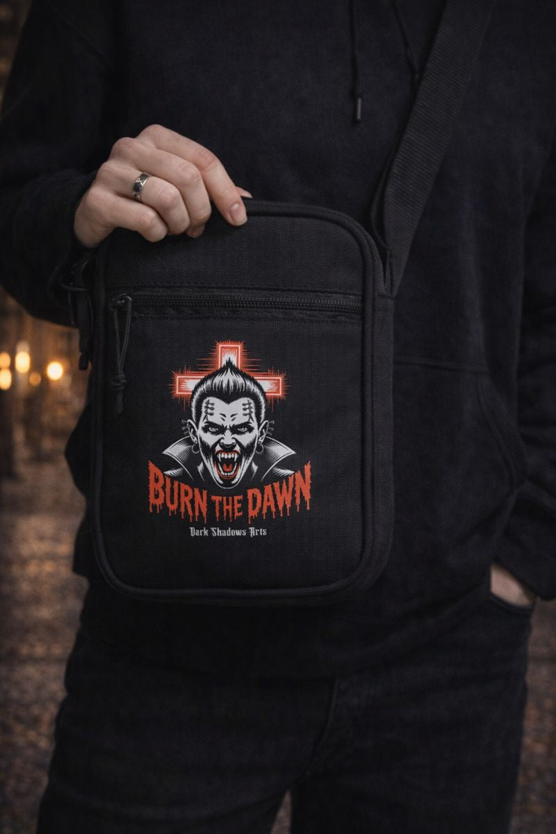Umhängetasche mit Burn the Dawn Vampirmotiv von Dark Shadows Arts im düsteren Szene-Lifestyle