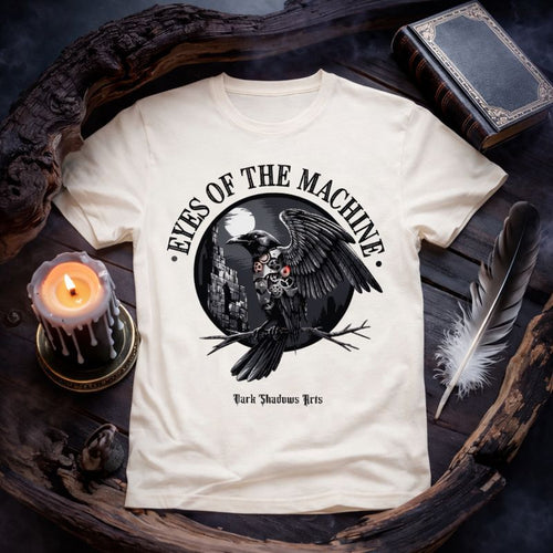 Premium Dark Shadows Arts T-Shirt „Eyes of the Machine“ mit mechanischem Rabenmotiv im Industrial Gothic Stil, Classix Design auf hellem Shirt
