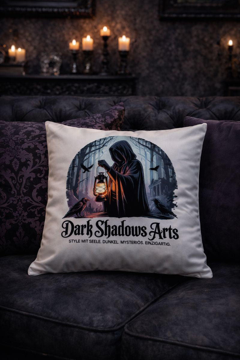 Kissen mit Lantern of the Silent Guardian von Dark Shadows Arts im düsteren, atmosphärischen Lifestyle-Look