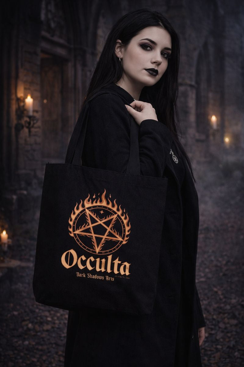Jutebeutel mit Occulta Okkultsymbol von Dark Shadows Arts im dunklen, urbanen Lifestyle-Setting
