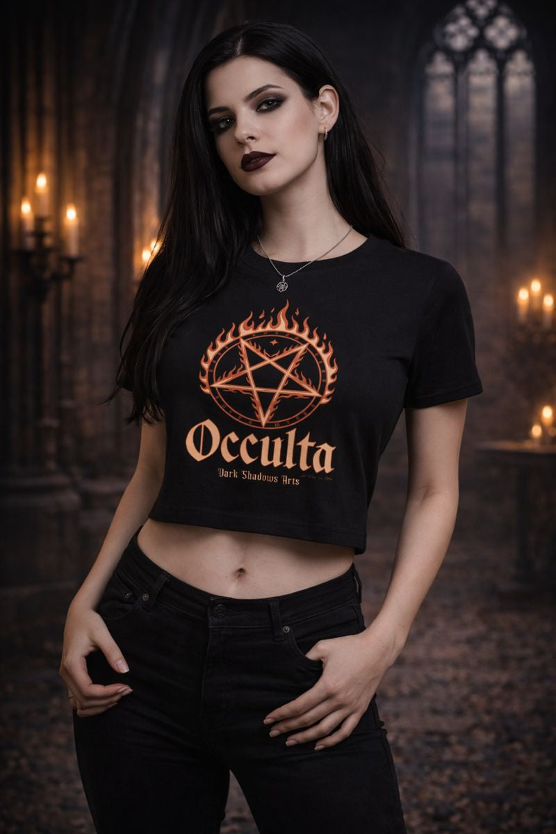 Ladies Cropped Tee mit Occulta Okkultsymbol von Dark Shadows Arts im urbanen, dunklen Lifestyle-Look
