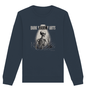 Defiant Bones – Erhobenes Skelett in mystischem Nebel - DSA - Organic Basic Unisex Sweatshirt | Sweatshirts | Dark Shadows Arts