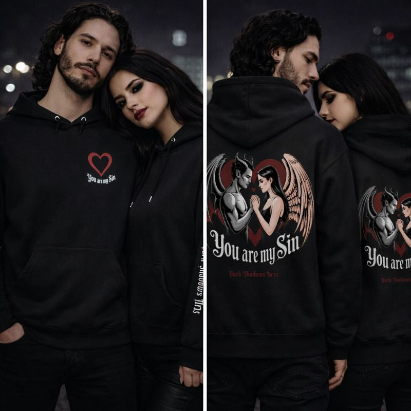 Dark Shadows Arts Classic Hoodie in Schwarz mit Frontprint „You Are My Sin“ und Herzmotiv – Gothic Paar mit Models, Dark Romantic Hoodie im urbanen Nacht-Setting.