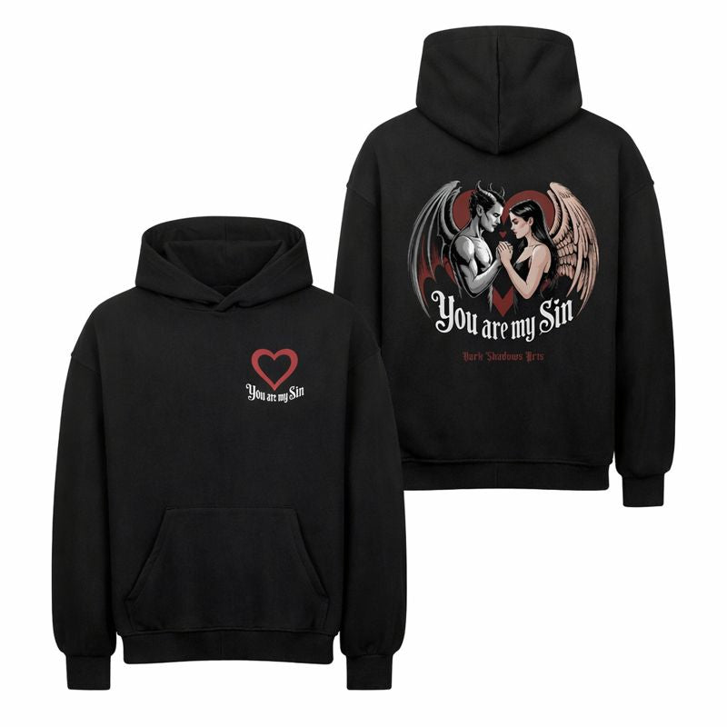 Dark Shadows Arts Oversized Hoodie in Schwarz mit Brustprint „You Are My Sin“ – rotes Herz und Gothic Schriftzug, Dark Romantic Design auf Oversized Hoodie, Frontansicht