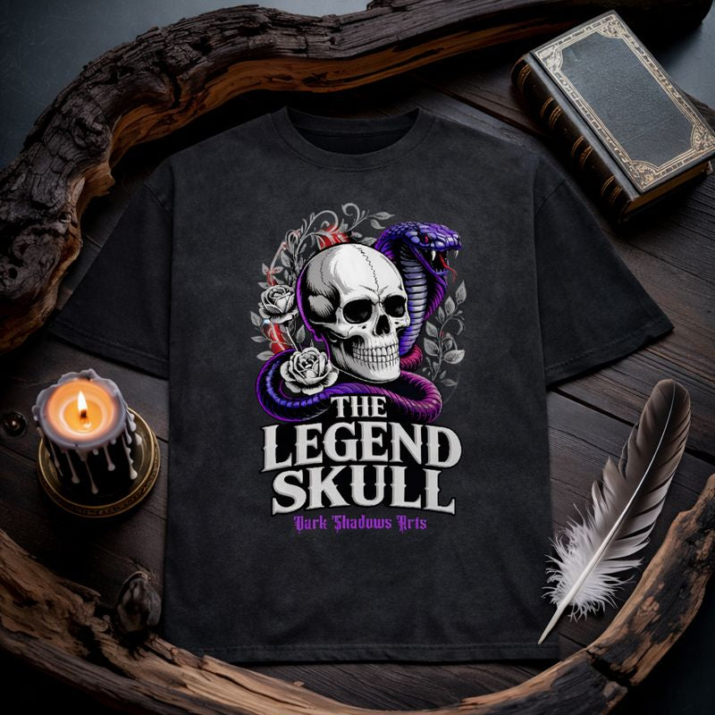 Dark Shadows Arts Premium Oversized Shirt „The Legend Skull“ mit Totenkopf- und Schlangenmotiv in düsterem Flatlay-Mockup, Dark Gothic Style