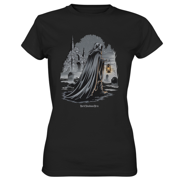 Mystische Nachtwanderung: Kapuzengestalt mit Laterne vor verfallener Ruine im Mondschein - Ladies Premium Shirt