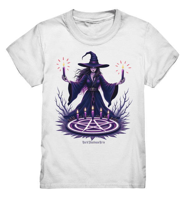 Hexen Illustration mit lila Kerzen und Pentagramm - Kids Premium Shirt | Kids & Babys | Dark Shadows Arts