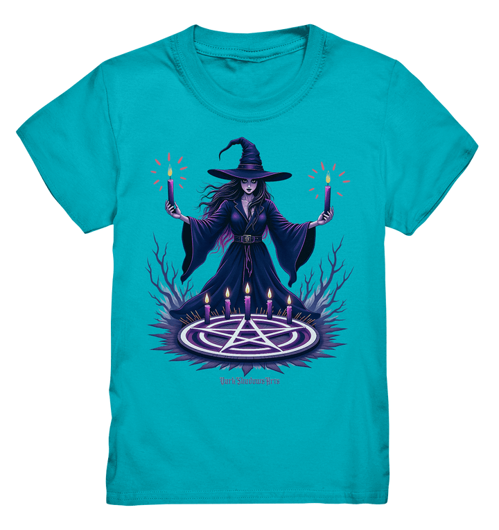 Hexen Illustration mit lila Kerzen und Pentagramm - Kids Premium Shirt | Kids & Babys | Dark Shadows Arts