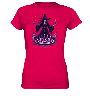 Hexen Illustration mit lila Kerzen und Pentagramm - Ladies Premium Shirt | Lady - Shirts | Dark Shadows Arts