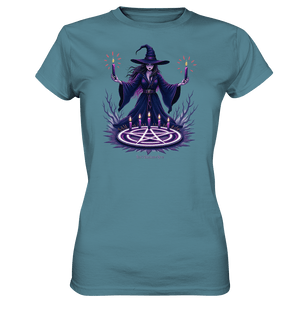 Hexen Illustration mit lila Kerzen und Pentagramm - Ladies Premium Shirt | Lady - Shirts | Dark Shadows Arts