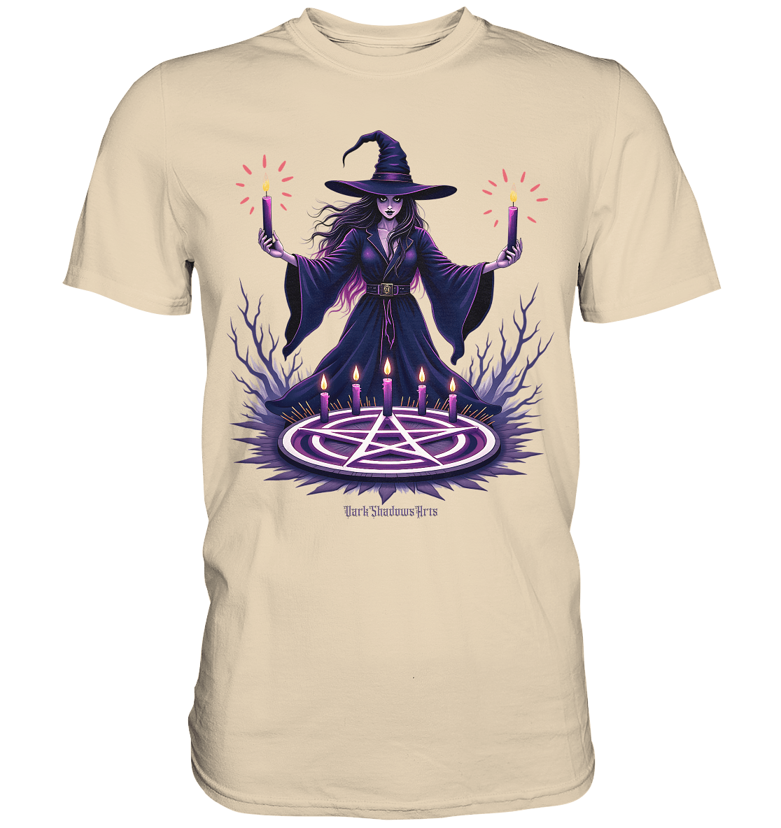 Hexen Illustration mit lila Kerzen und Pentagramm - Premium Shirt | Unisex - Shirts | Dark Shadows Arts