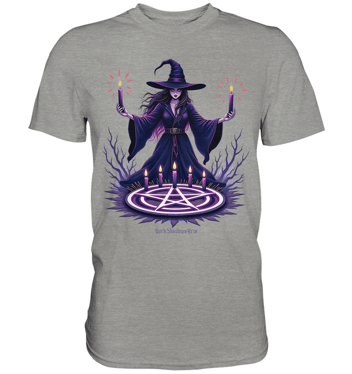 Hexen Illustration mit lila Kerzen und Pentagramm - Premium Shirt | Unisex - Shirts | Dark Shadows Arts