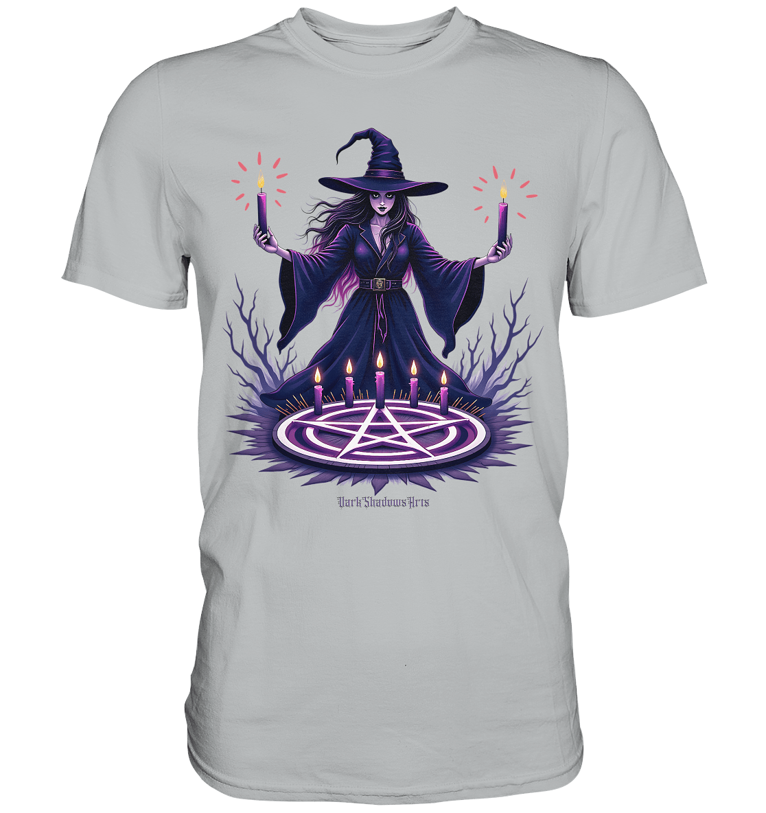 Hexen Illustration mit lila Kerzen und Pentagramm - Premium Shirt | Unisex - Shirts | Dark Shadows Arts
