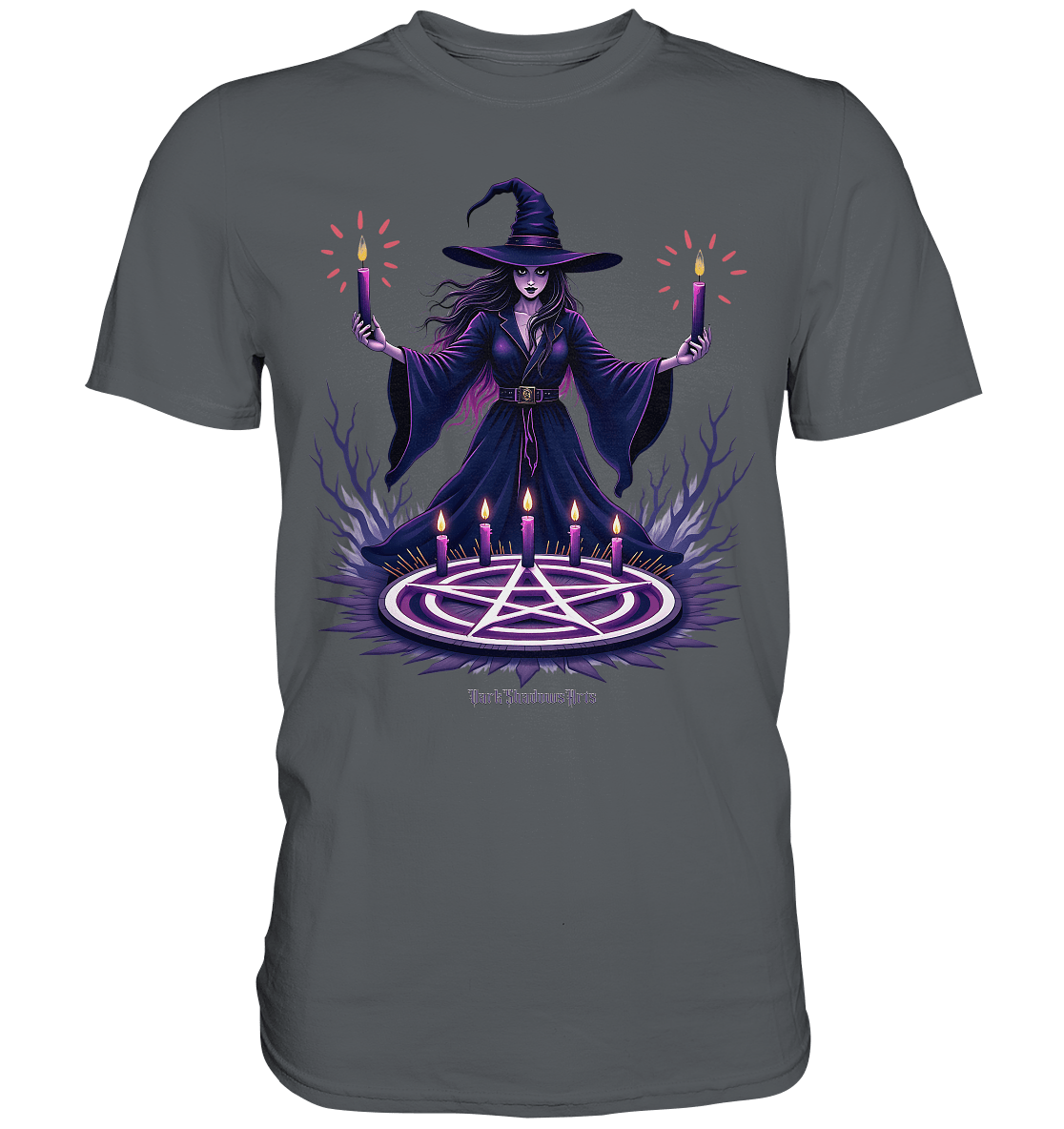 Hexen Illustration mit lila Kerzen und Pentagramm - Premium Shirt | Unisex - Shirts | Dark Shadows Arts