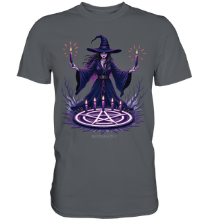 Hexen Illustration mit lila Kerzen und Pentagramm - Premium Shirt | Unisex - Shirts | Dark Shadows Arts