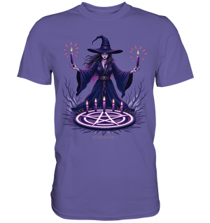 Hexen Illustration mit lila Kerzen und Pentagramm - Premium Shirt | Unisex - Shirts | Dark Shadows Arts