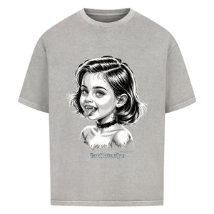 Kleine Vampirin mit Frechmut - VACANCY Oversized Shirt | T-Shirt | Dark Shadows Arts