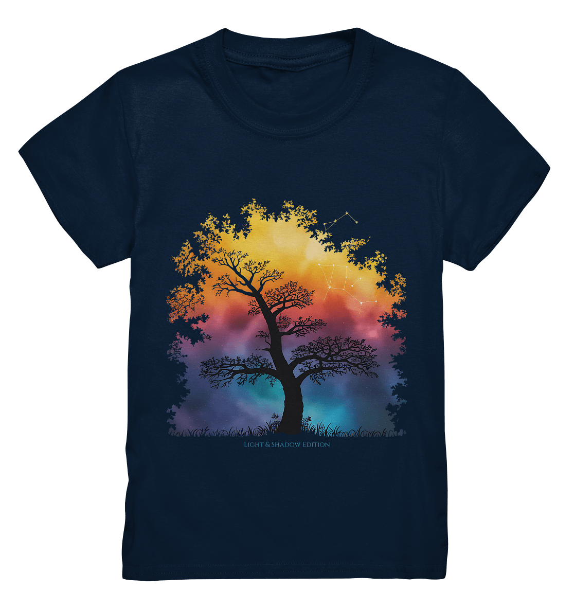 Licht & Schatten – Magische Baumlandschaft mit Sternbild - Kids Premium Shirt | Kids & Babys | Dark Shadows Arts