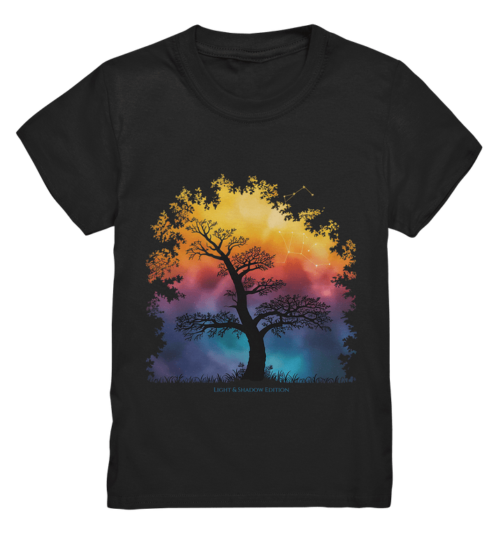 Licht & Schatten – Magische Baumlandschaft mit Sternbild - Kids Premium Shirt | Kids & Babys | Dark Shadows Arts