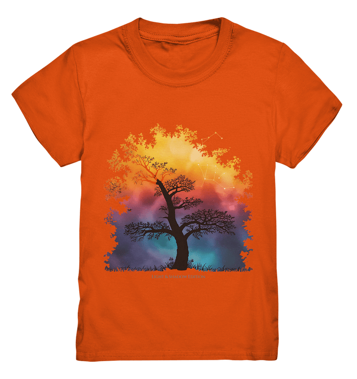 Licht & Schatten – Magische Baumlandschaft mit Sternbild - Kids Premium Shirt | Kids & Babys | Dark Shadows Arts