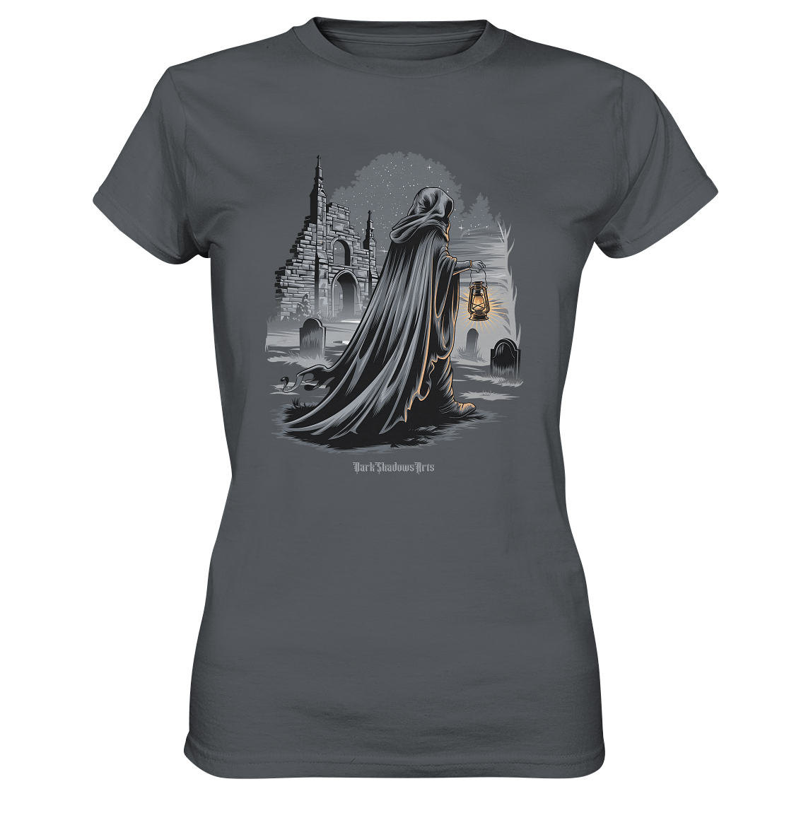 Mystische Nachtwanderung: Kapuzengestalt mit Laterne vor verfallener Ruine im Mondschein - Ladies Premium Shirt | Lady - Shirts | Dark Shadows Arts