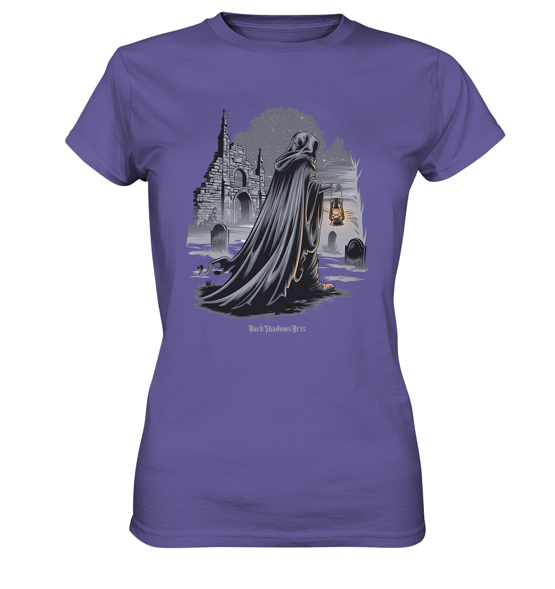 Mystische Nachtwanderung: Kapuzengestalt mit Laterne vor verfallener Ruine im Mondschein - Ladies Premium Shirt | Lady - Shirts | Dark Shadows Arts