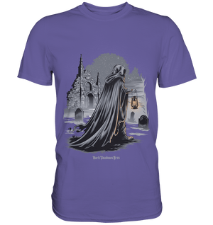 Mystische Nachtwanderung: Kapuzengestalt mit Laterne vor verfallener Ruine im Mondschein - Premium Shirt | Unisex - Shirts | Dark Shadows Arts
