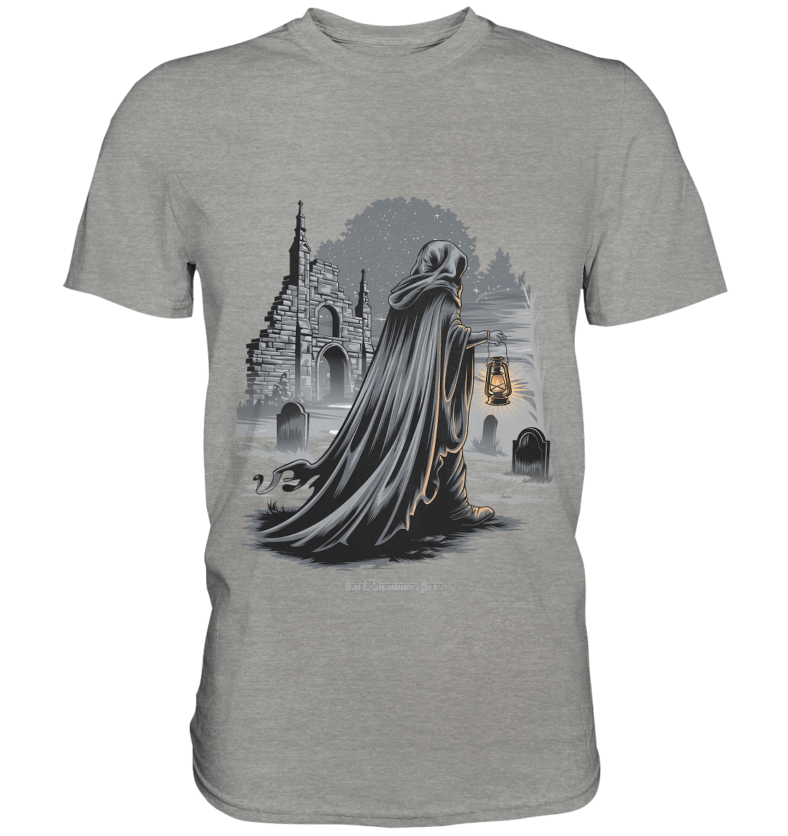 Mystische Nachtwanderung: Kapuzengestalt mit Laterne vor verfallener Ruine im Mondschein - Premium Shirt | Unisex - Shirts | Dark Shadows Arts