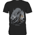Mystische Nachtwanderung: Kapuzengestalt mit Laterne vor verfallener Ruine im Mondschein - Premium Shirt | Unisex - Shirts | Dark Shadows Arts