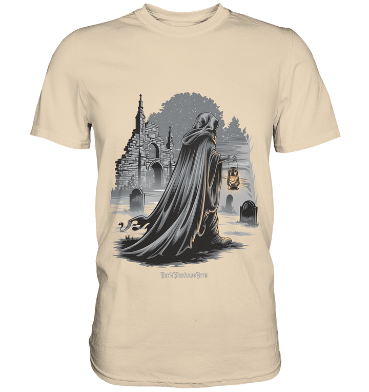 Mystische Nachtwanderung: Kapuzengestalt mit Laterne vor verfallener Ruine im Mondschein - Premium Shirt | Unisex - Shirts | Dark Shadows Arts