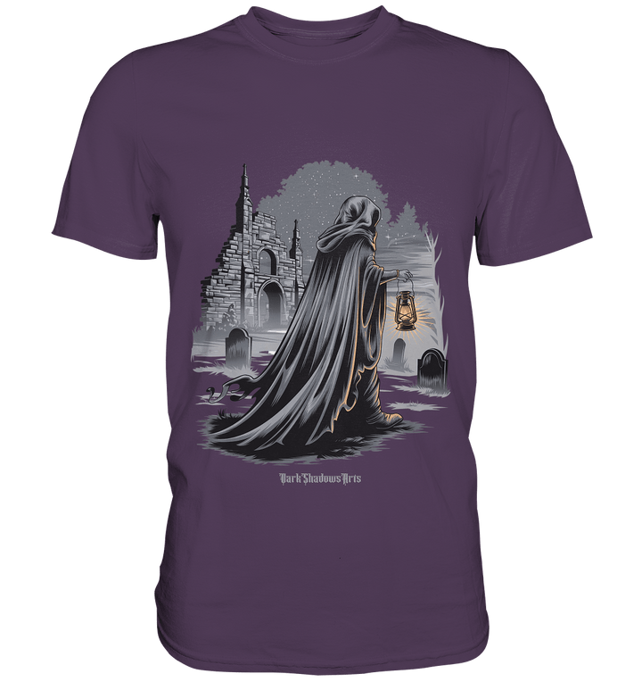 Mystische Nachtwanderung: Kapuzengestalt mit Laterne vor verfallener Ruine im Mondschein - Premium Shirt | Unisex - Shirts | Dark Shadows Arts