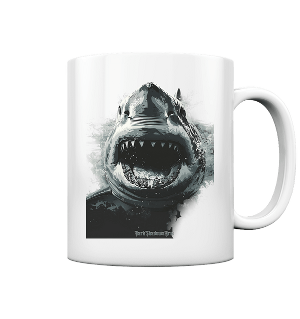 Shark of the Abyss – Die ungezähmte Kraft der Tiefsee - Tasse glossy | Trinkgefäße | Dark Shadows Arts