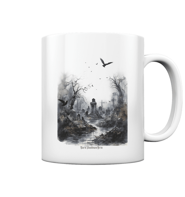Unheimlicher Nebelfriedhof_ Düstere Aquarellkunst mit Krähen und kahlen Bäumen - Tasse glossy | Trinkgefäße | Dark Shadows Arts