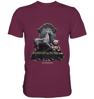 Verwittertes Karussellpferd und Plüschbär - Grabstein im Verfall - Premium Shirt | Unisex - Shirts | Dark Shadows Arts